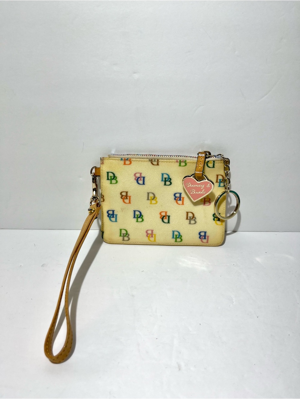 😍 Dooney & Bourke Cream Multicolor DB Monogram Wristlet